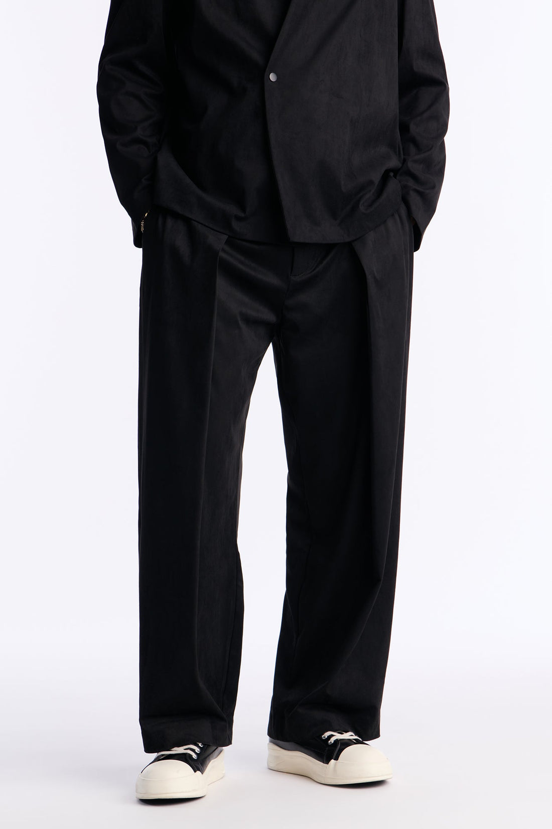 New Money Suede Pleated Trouser - Black