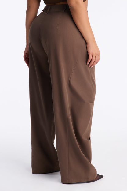 Reese Mid Rise Barrel Leg Pant 31″ - Chocolate