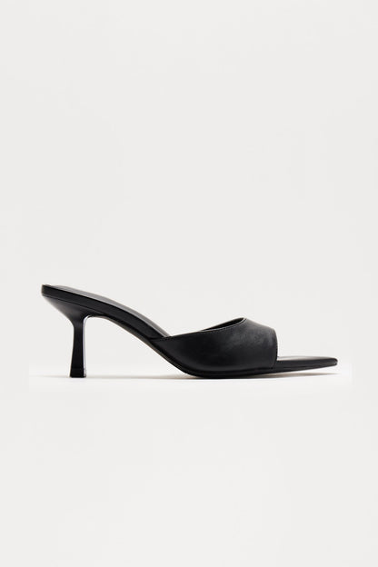 Only Have Eyes For You Heeled Mules - Black