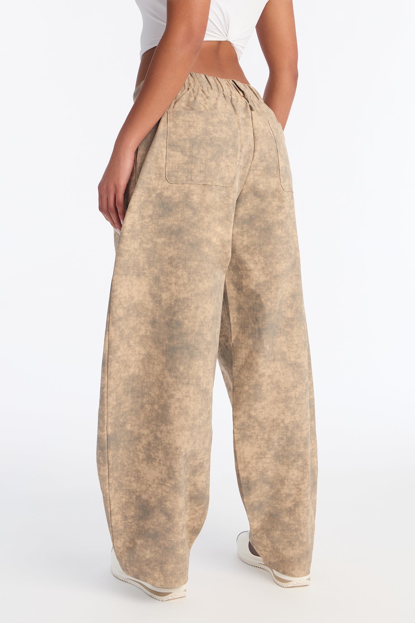 Kian Mid Rise Cloud Print Barrel Leg Pant 29″ - Taupe/combo