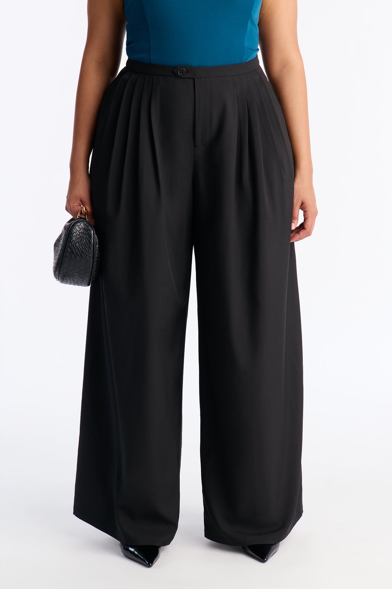 Power Moves Daily Pleated Low Rise Trouser 33″ - Black