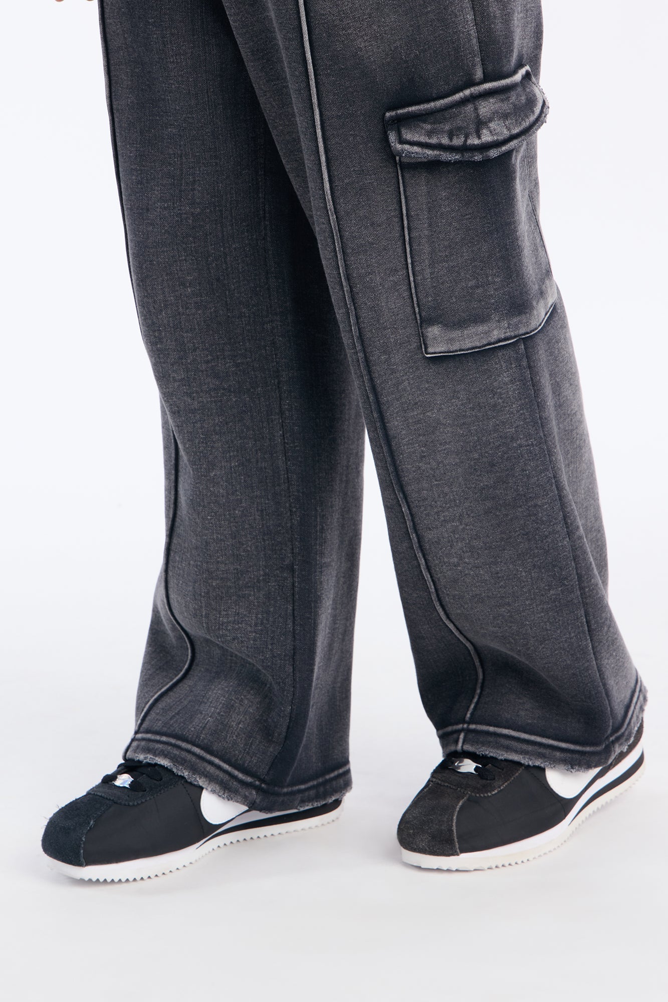 Mini Heavy Wash Baggy Fleece Cargo Pants - Black Wash