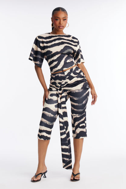 Mariah Bold Shoulder Capri Set - Black/combo