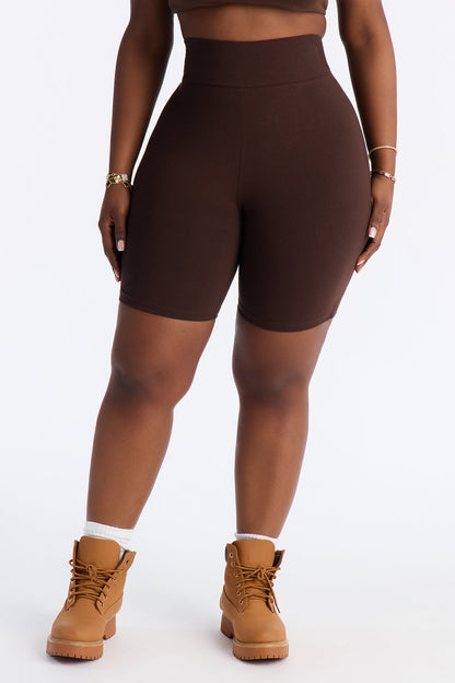 Quinn High Rise Everyday Cotton Biker Short 7″ - Chocolate