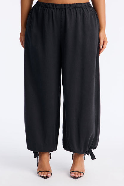 Trixie Washed Lyocell Balloon Jogger Pant 31″ - Black