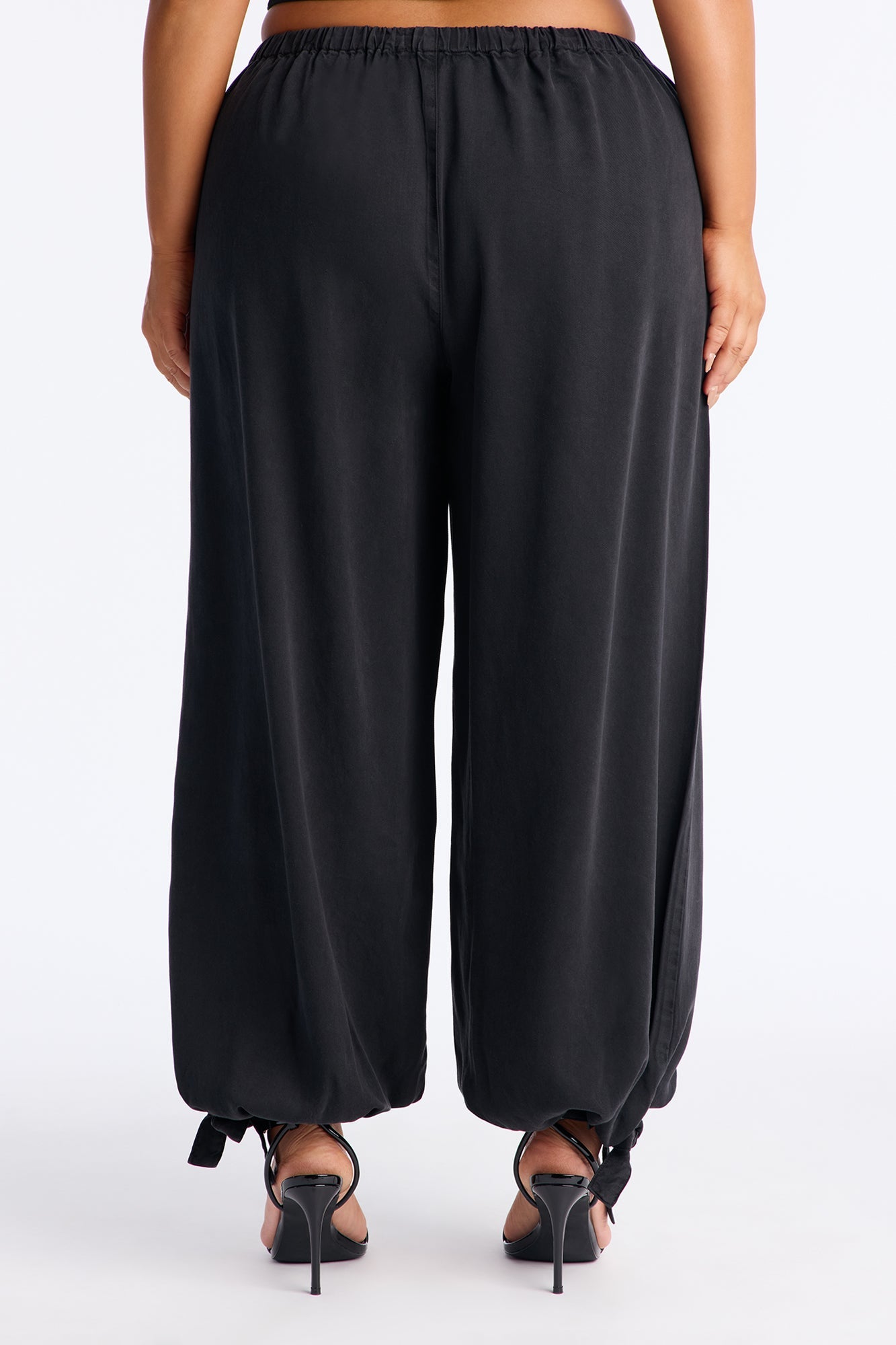Trixie Washed Lyocell Balloon Jogger Pant 31″ - Black