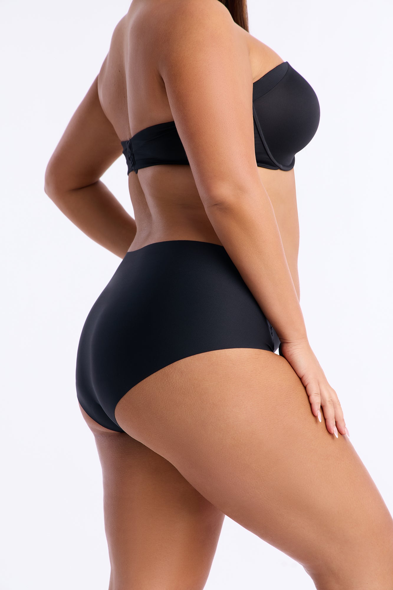 Smoothing No Show Mid Waist Brief - Black