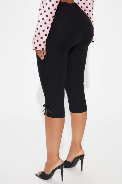 Call Me Maybe Capri Pant - Black