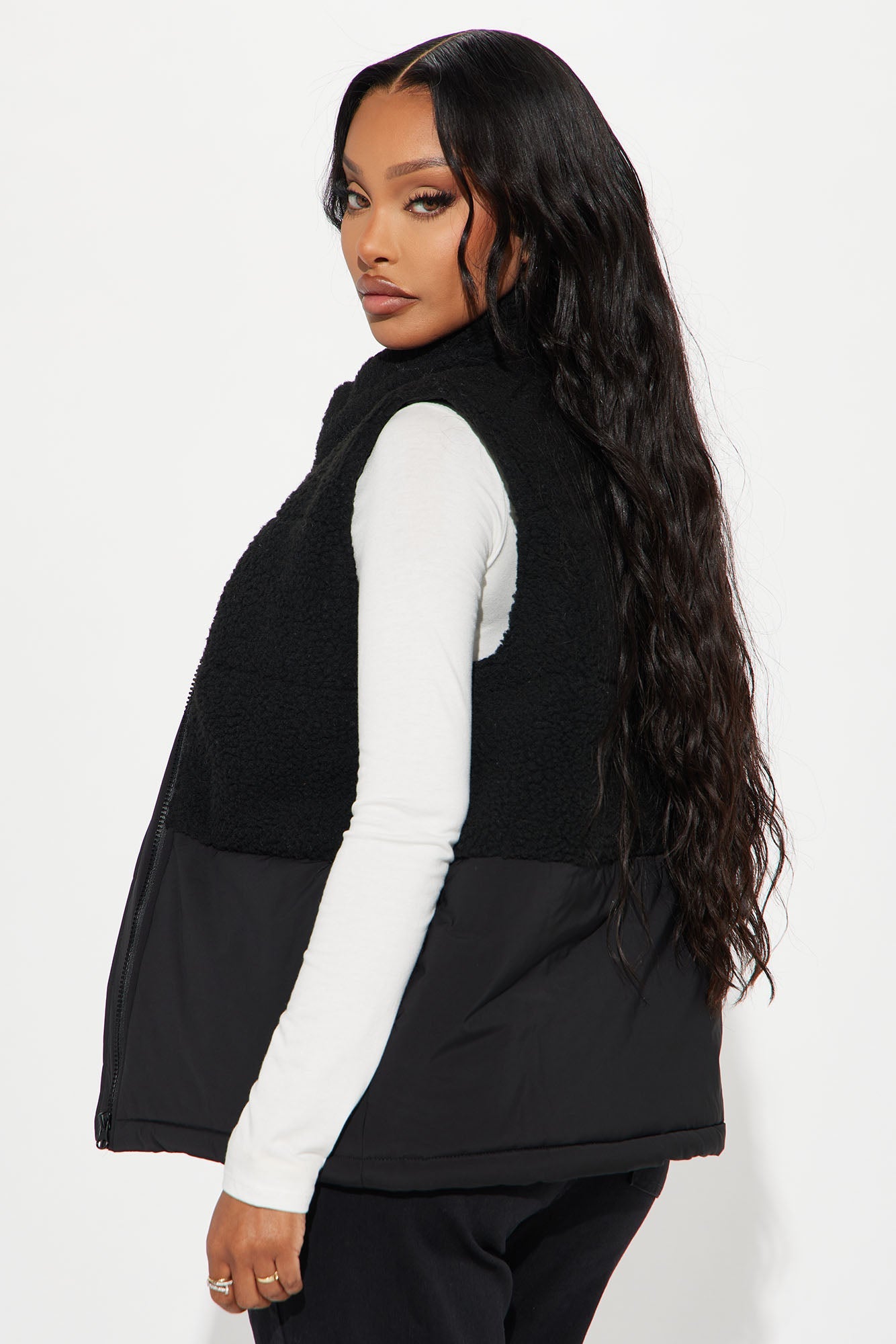 Find Me In The Clouds Sherpa Vest - Black