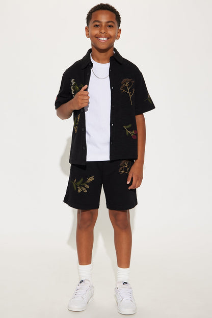 Mini Berries And Blooms Embroidered Shorts - Black