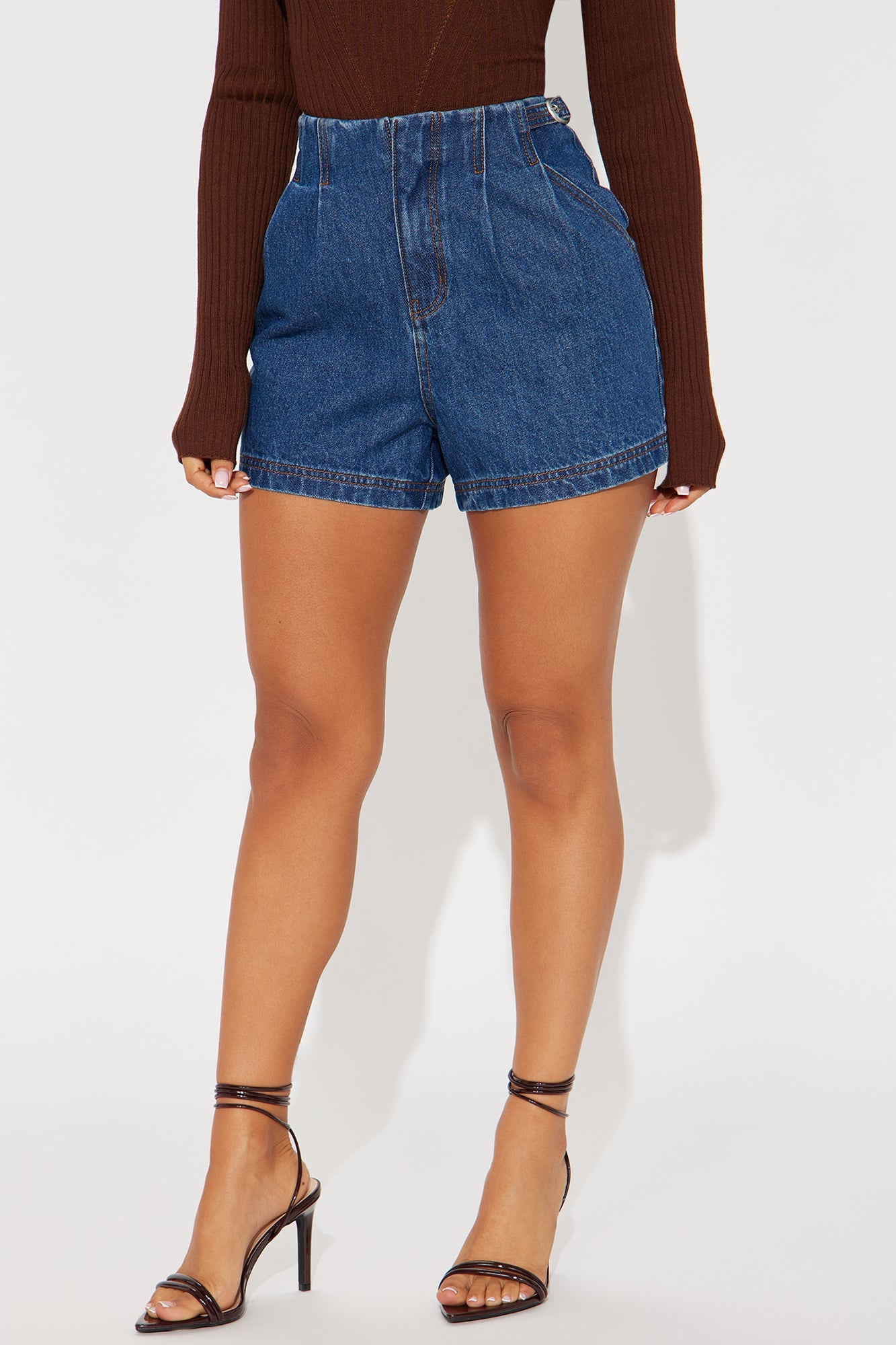 Model Off Duty Pleated Denim Shorts - Dark Wash