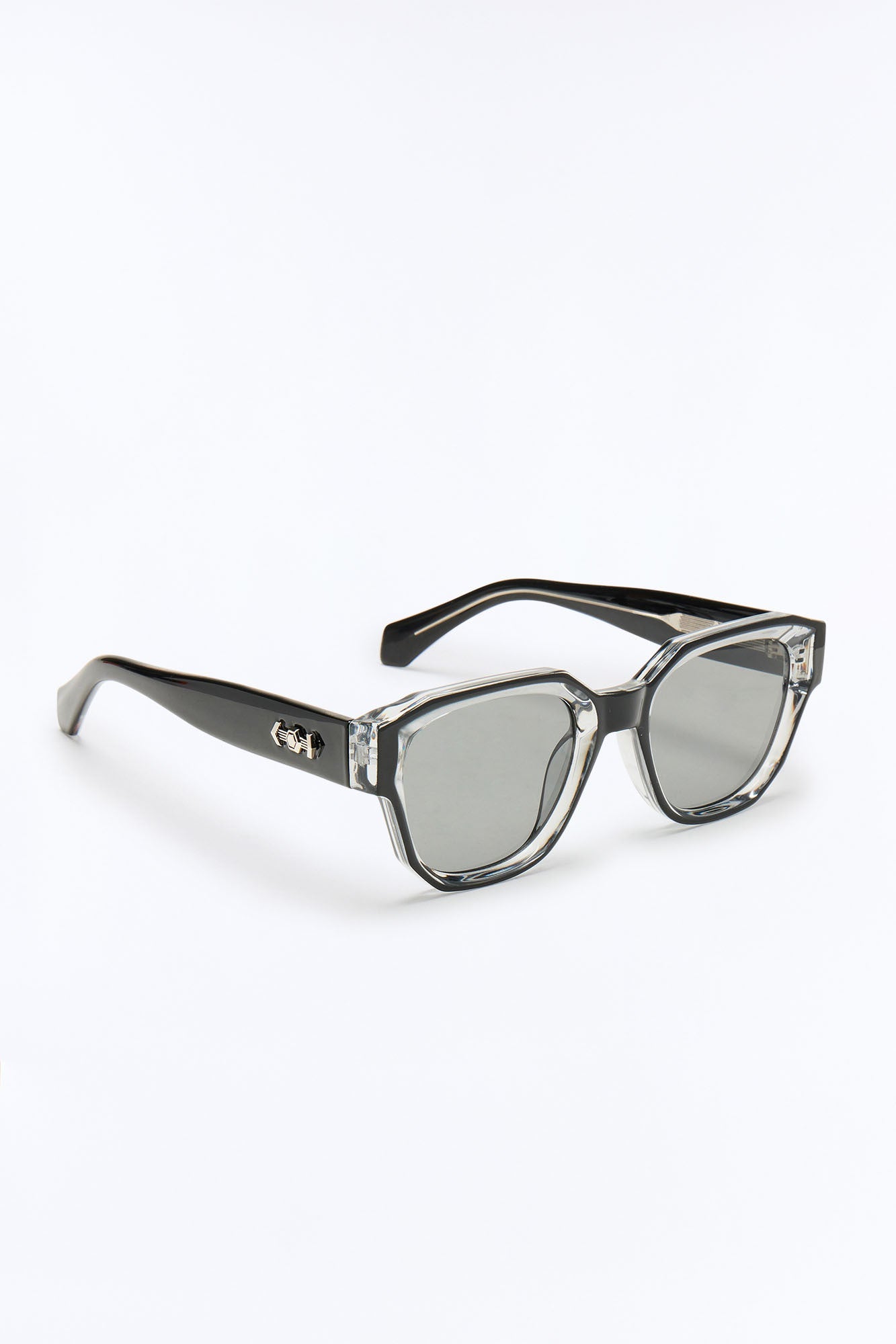 Upscale Angular Sunglasses - Grey