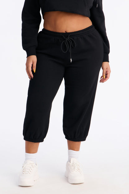 Taylor Low Rise Capri Jogger - Black