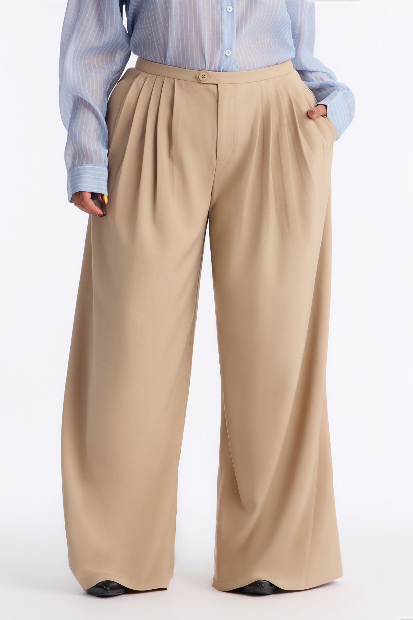 Power Moves Daily Pleated Low Rise Trouser 33″ - Khaki