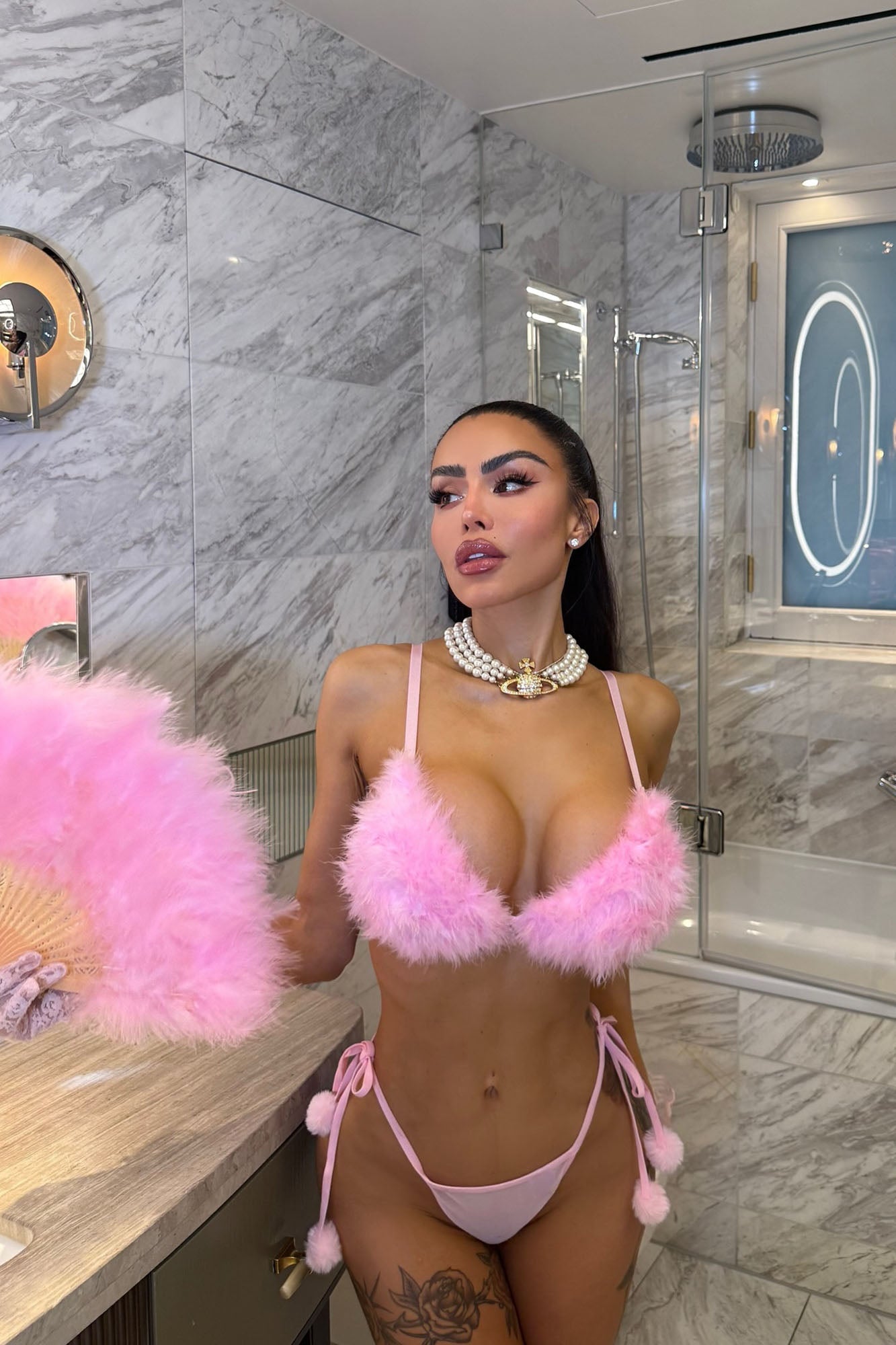Sweet Lust Feather Bra And Panty Set - Pink