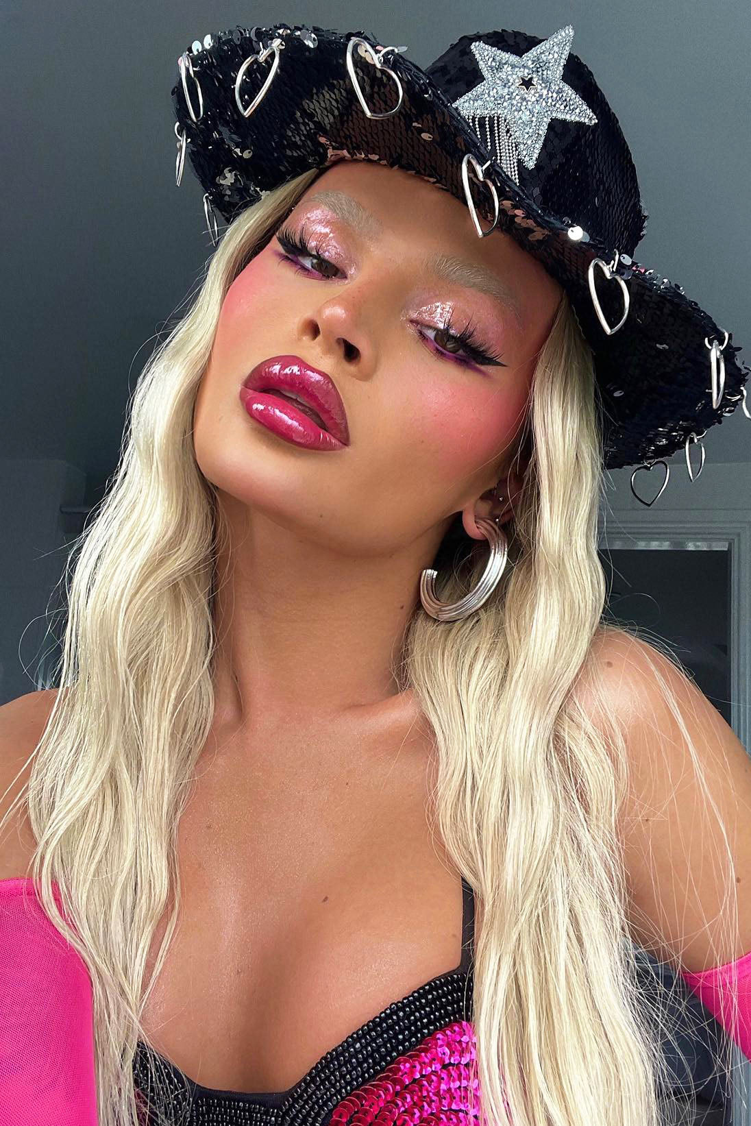 NOVABEAUTY 2 in 1 Snatched Lip Liner - Magenta 01